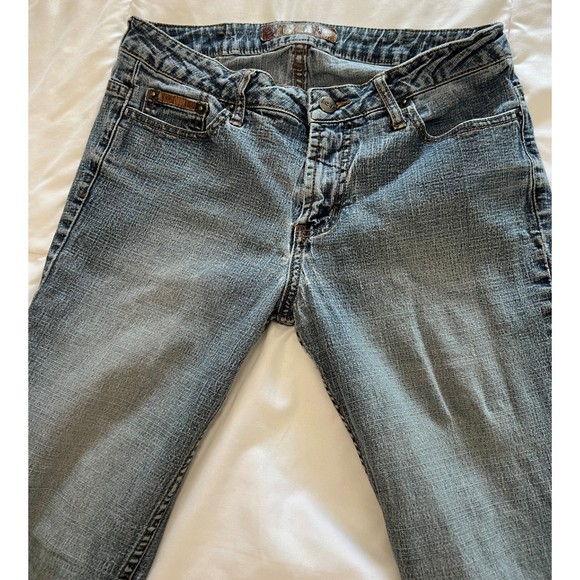l.e.i. Women's Junior Flared Leg Low Rise Jeans Size 9 Faded Denim Y2K - Picture 5 of 11